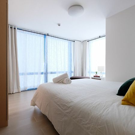 Csuites At Two Central Residences Makati City Luaran gambar