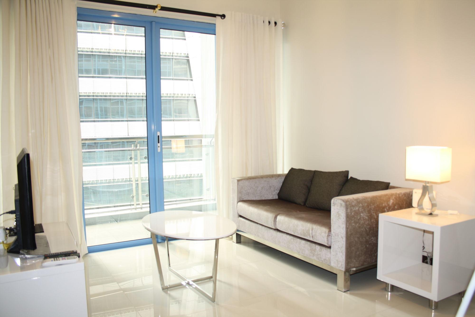 Csuites At Two Central Residences Makati City Luaran gambar