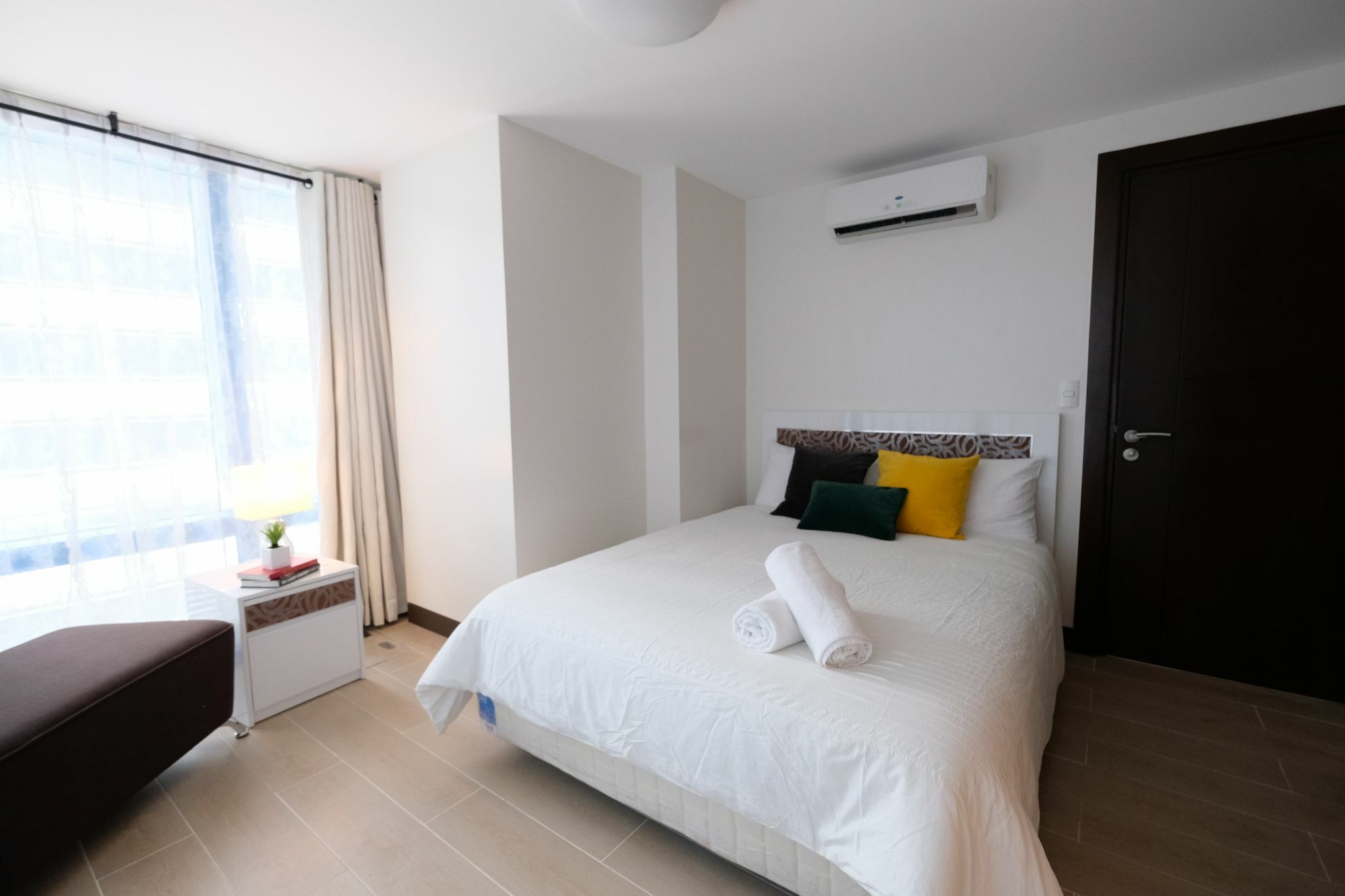 Csuites At Two Central Residences Makati City Luaran gambar